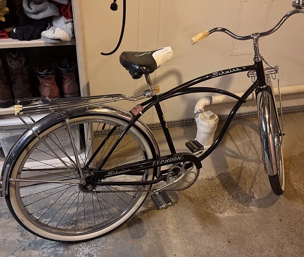 1966 Schwinn Typhoon Bicycle 26” Cruiser / Single Speed Beach Cruiser Nice