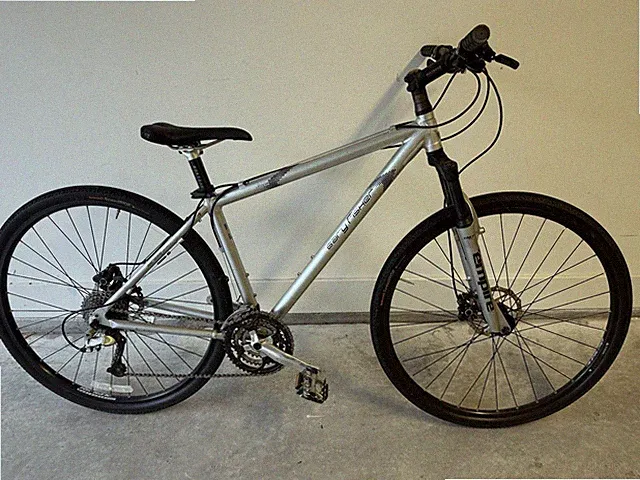 Gary Fisher Utopia Hybrid Bike Medium 17.5” - Shimano Deore XT - Hydraulic Discs
