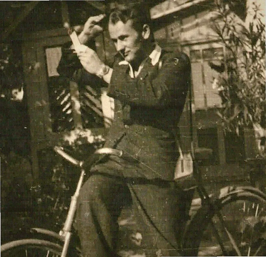 Vintage Photo Handsome Man Bicycle Grooming Hair Vanity Mirror Fixed Gear Bike